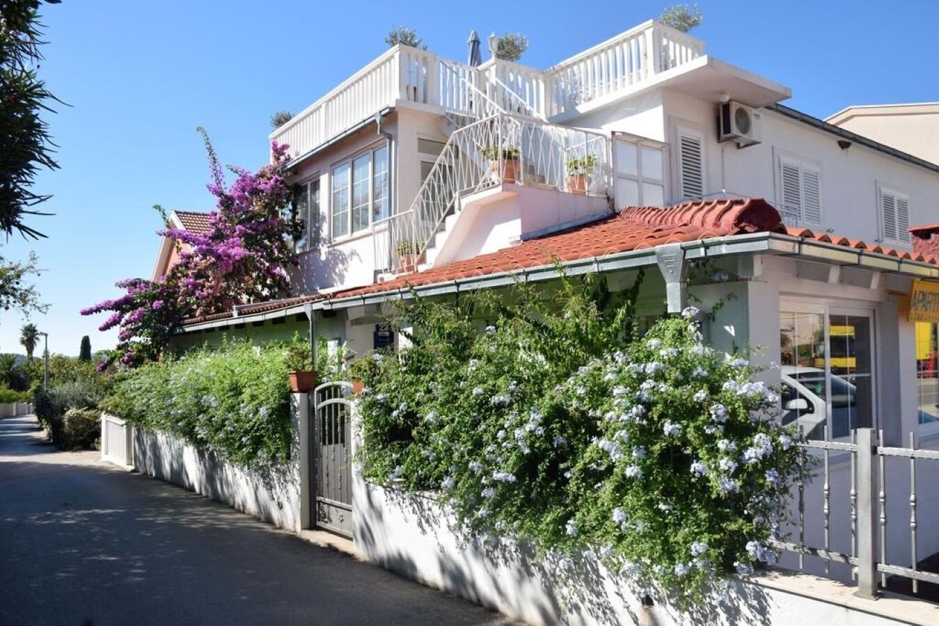 Apartments Lucky Orebic