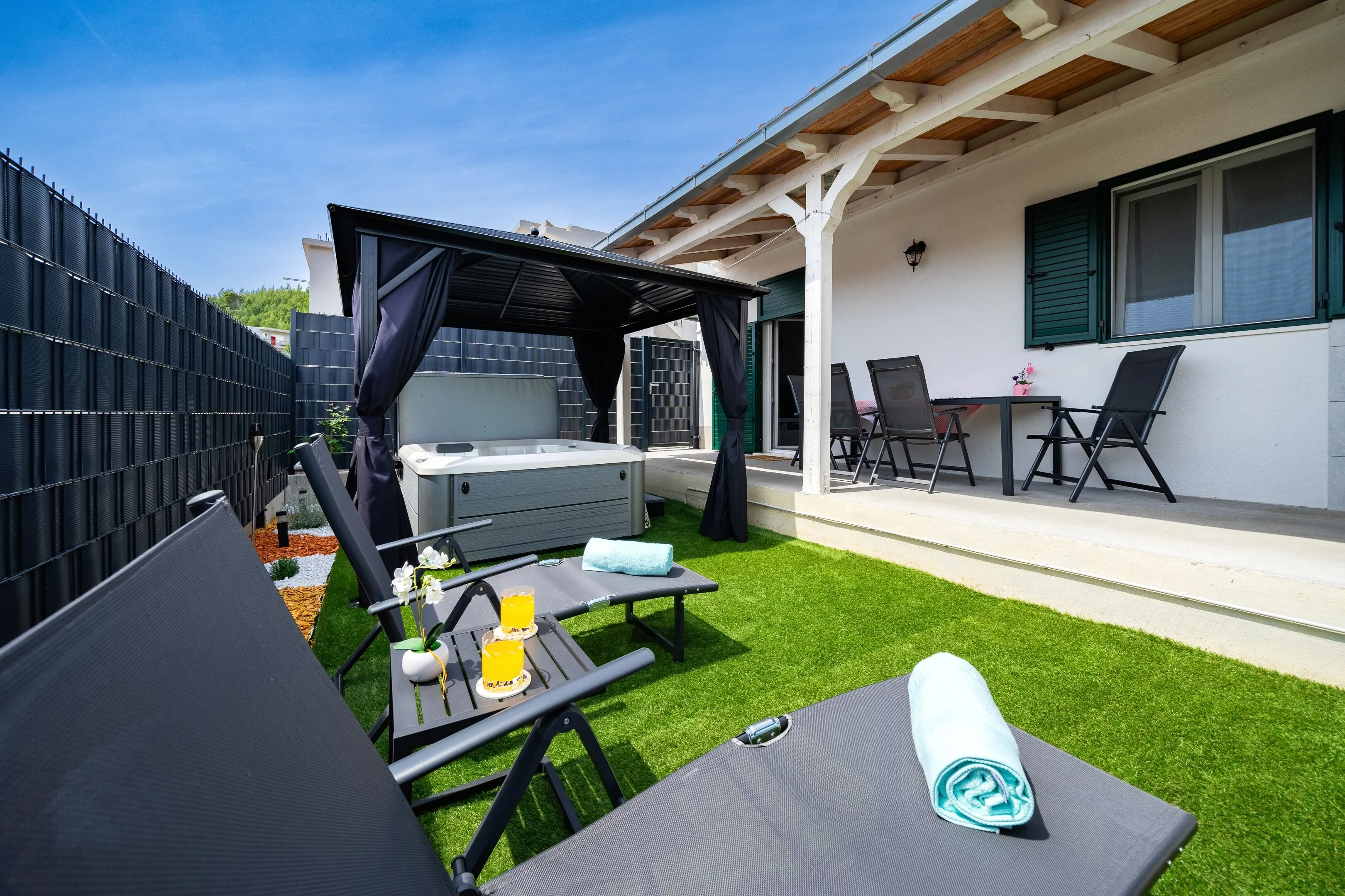Holiday Home With Hot Tub Dugi Rat, Omiš - 23046 Dugi Rat