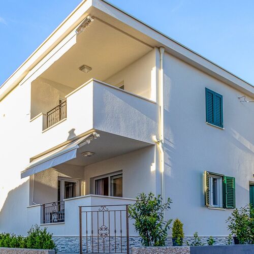 Apartmanok Parkolóhellyel Okrug Gornji, Ciovo - 23151 Okrug Gornji