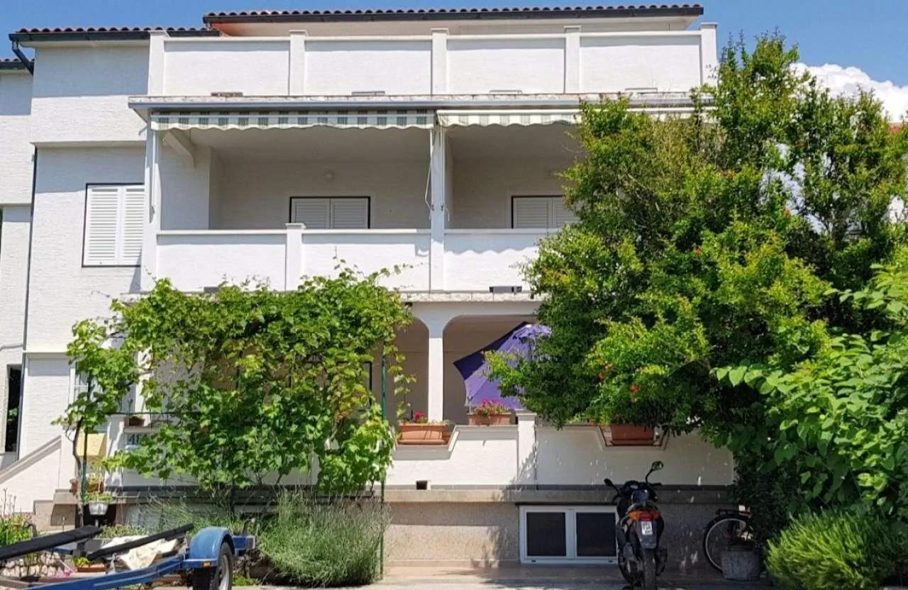 Apartments With Parking Space Barbat, Rab - 23180 Barbat