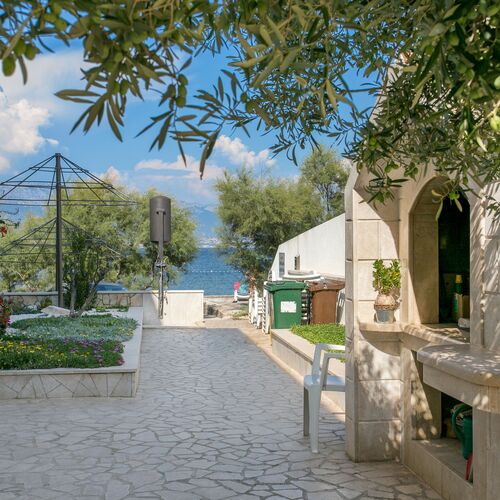 Apartmanok A Tenger Mellett Slatine, Ciovo - 23332 Slatine