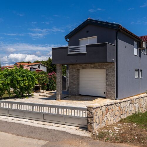 Apartmanok Parkolóhellyel Vir - 23333  4