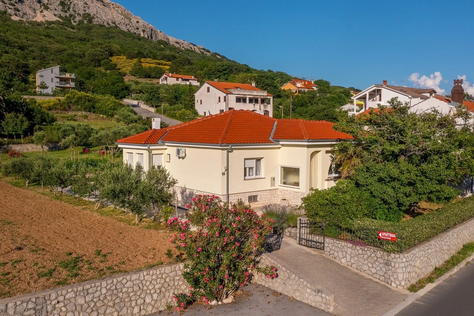 Apartments With Parking Space Jurandvor, Krk - 23362 Jurandvor