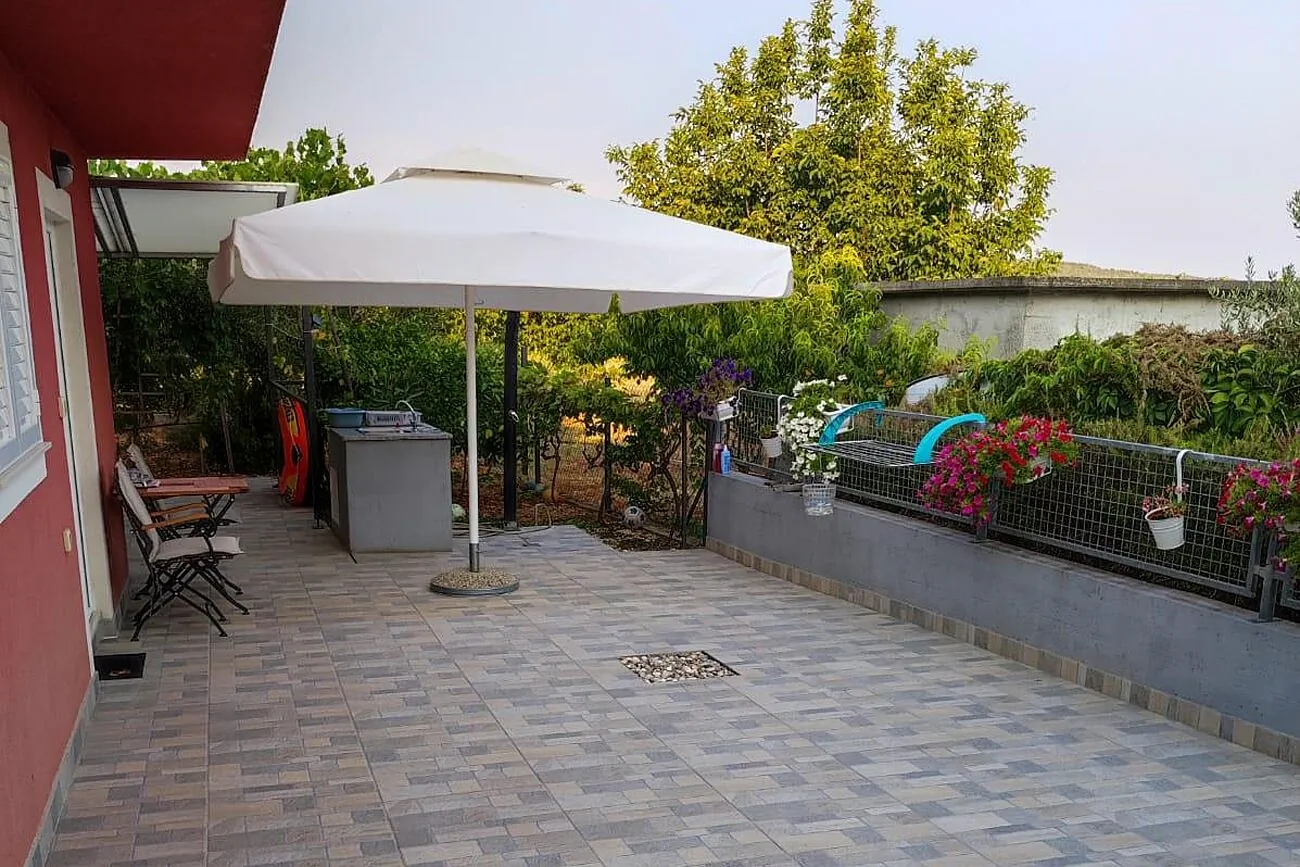 Apartments With Parking Space Seget Donji, Trogir - 23533 Seget Donji
