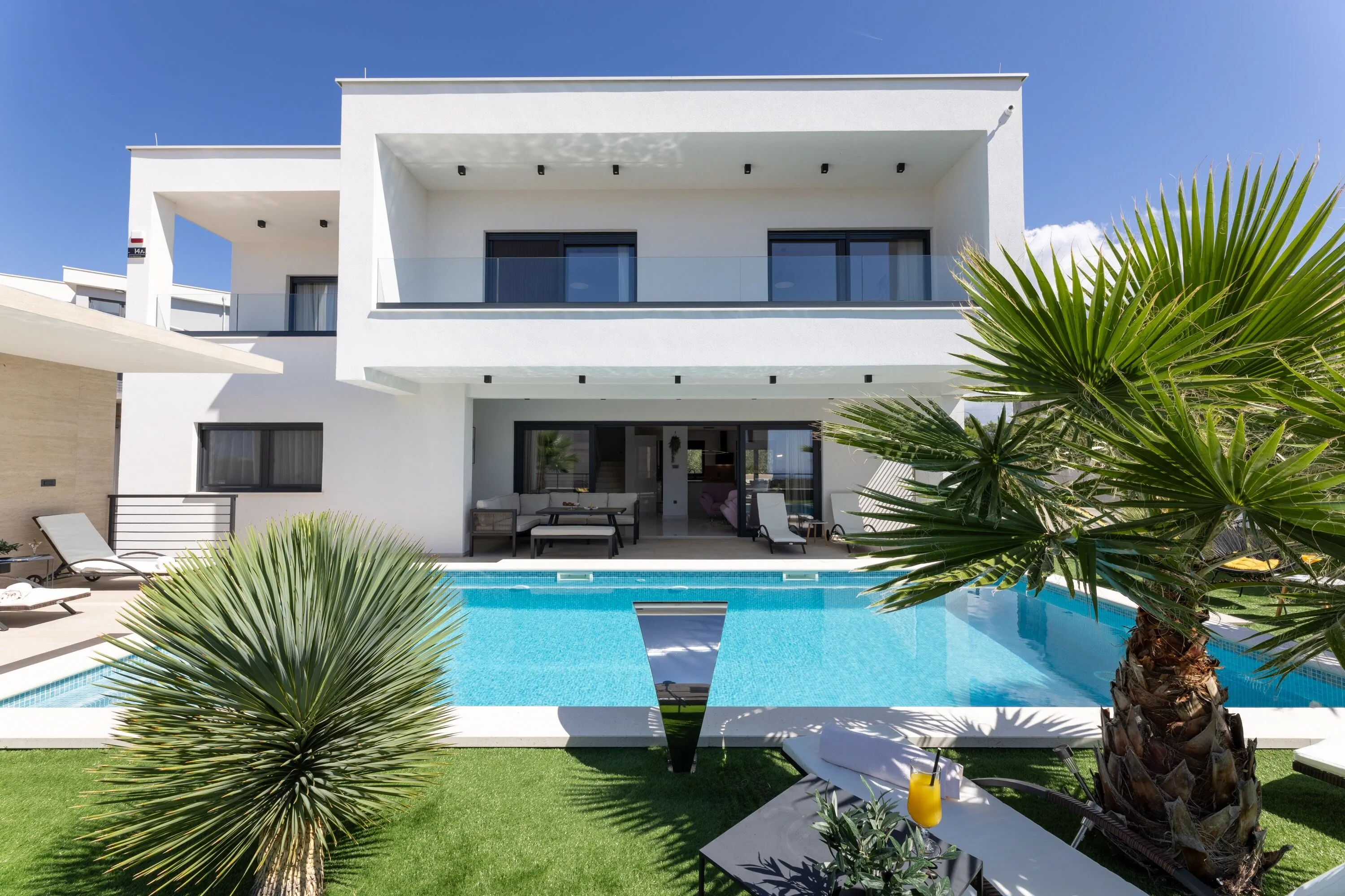 Luxury Villa With A Swimming Pool Primošten - 23550