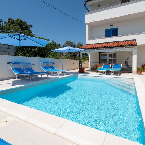 Apartmanok Családok Részére Medencével Privlaka, Zadar - 23555 Privlaka