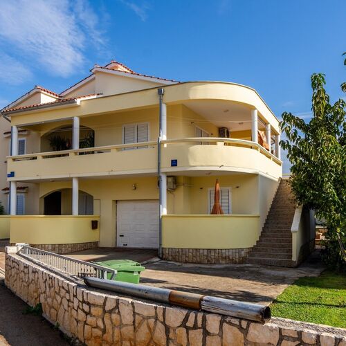 Apartmanok Parkolóhellyel Vir - 23588  2