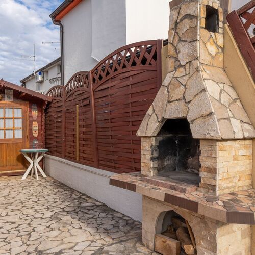 Apartmanok Parkolóhellyel Vir - 23590  3