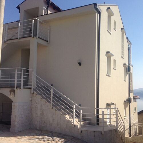 Apartments Neno Karlobag  3
