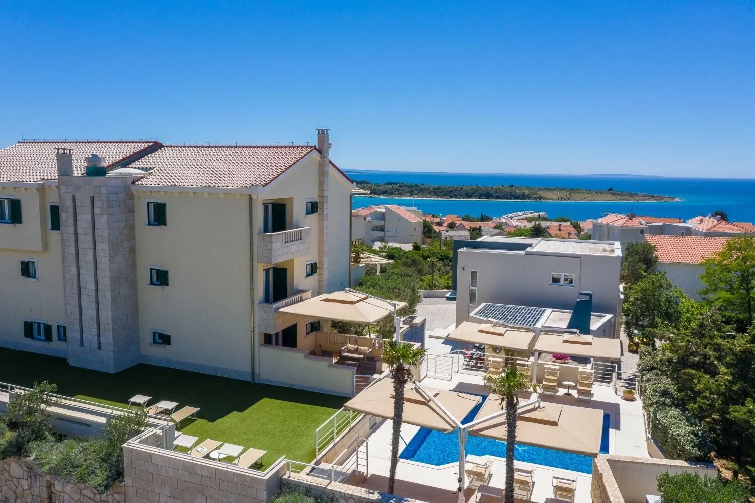 Apartments Tomo Novalja