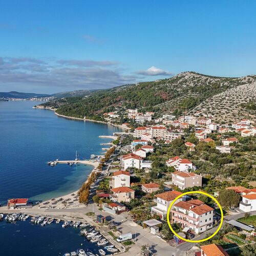 Apartment Mare Seget Vranjica