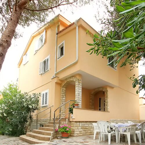 Apartments Dino Novalja