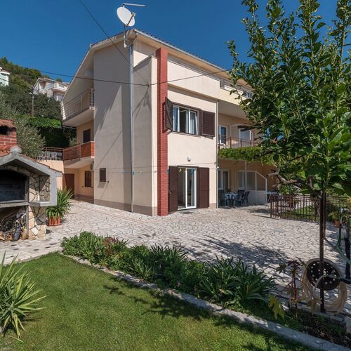 Apartments Vin Seget Donji  4