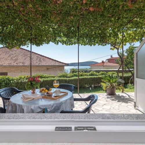 Apartments Vin Seget Donji  2