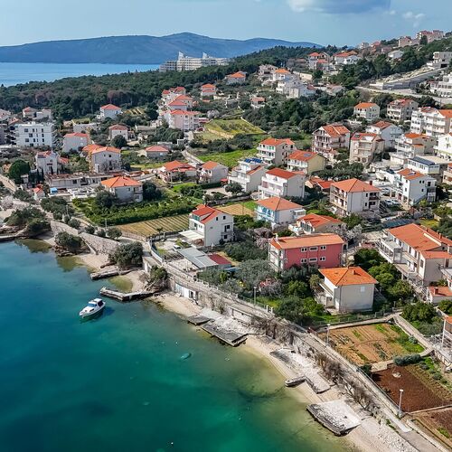 Apartments Vin Seget Donji