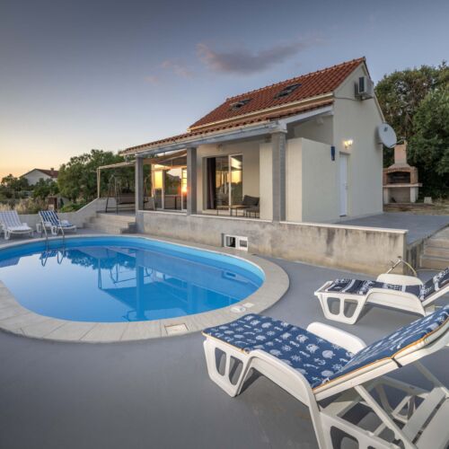 House Baras garden Mirca  2