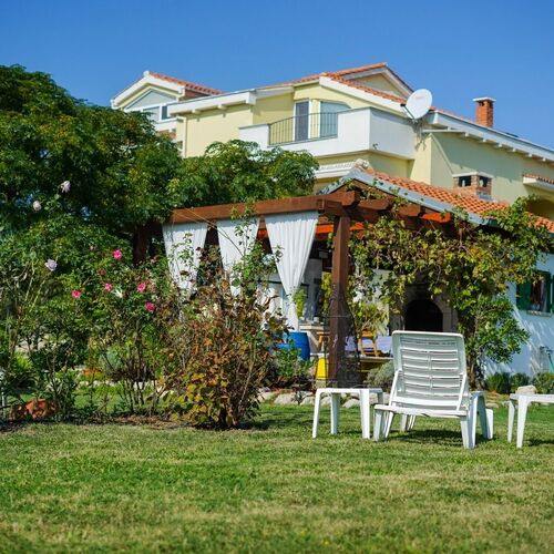 Apartments Secret Garden Razanac  2