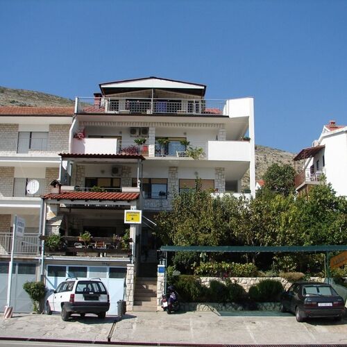Apartments Milka Seget Donji  2
