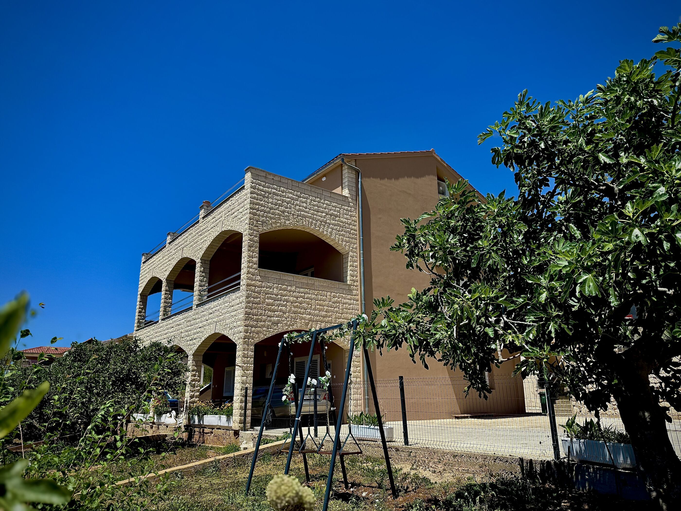 Apartments Josi Grebastica