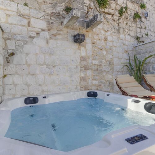 House Marijeta and Tonka Trogir