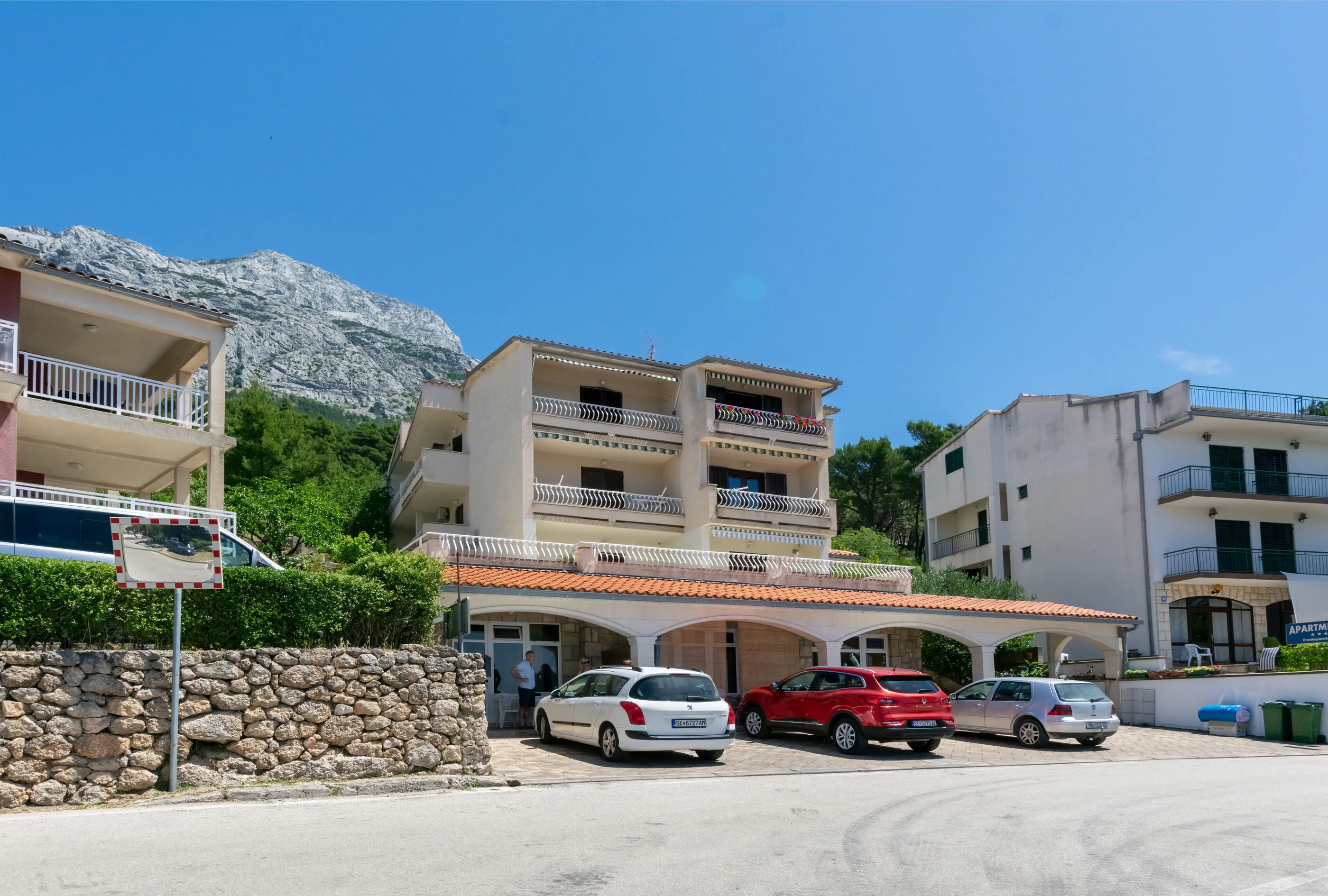 Apartments Nada Brela