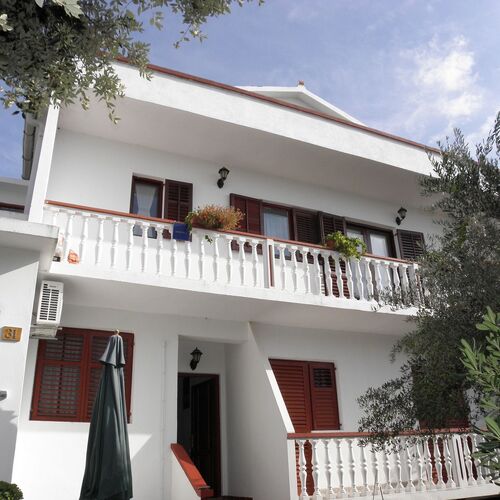 Apartments Pere Povljana