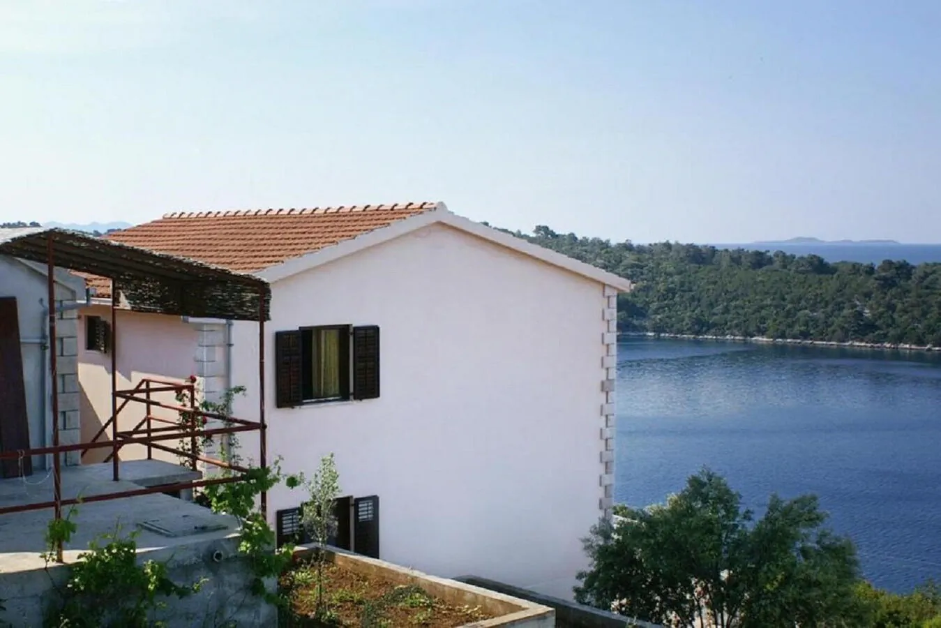 Apartments Mari Karbuni