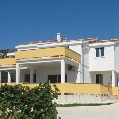 Apartment Žare Banjol  2