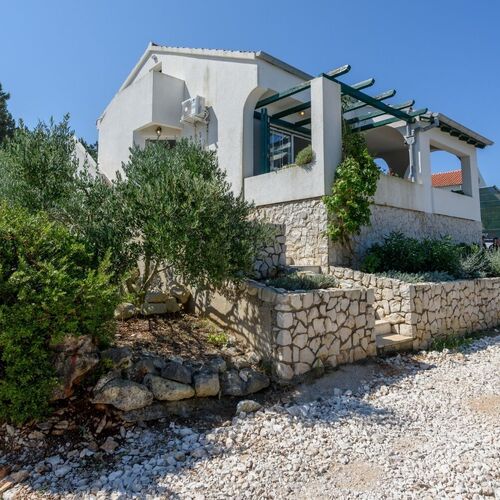 House Mirta Veli Rat  3