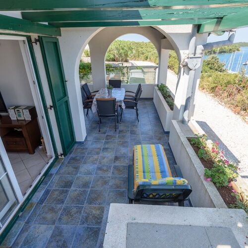 House Mirta Veli Rat