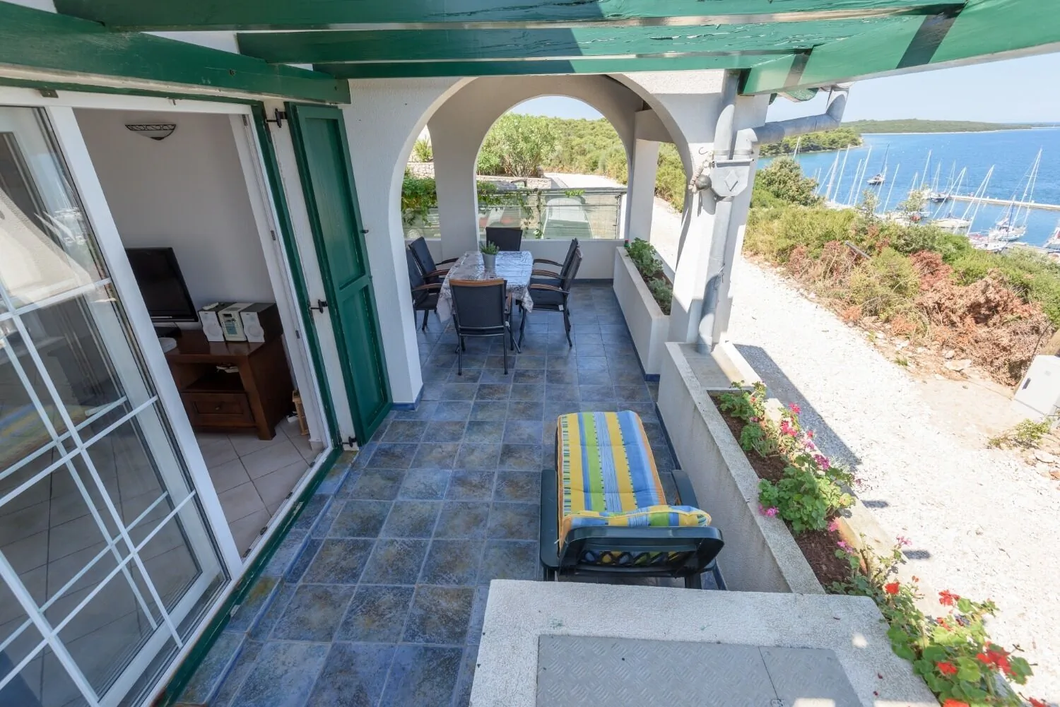 House Mirta Veli Rat