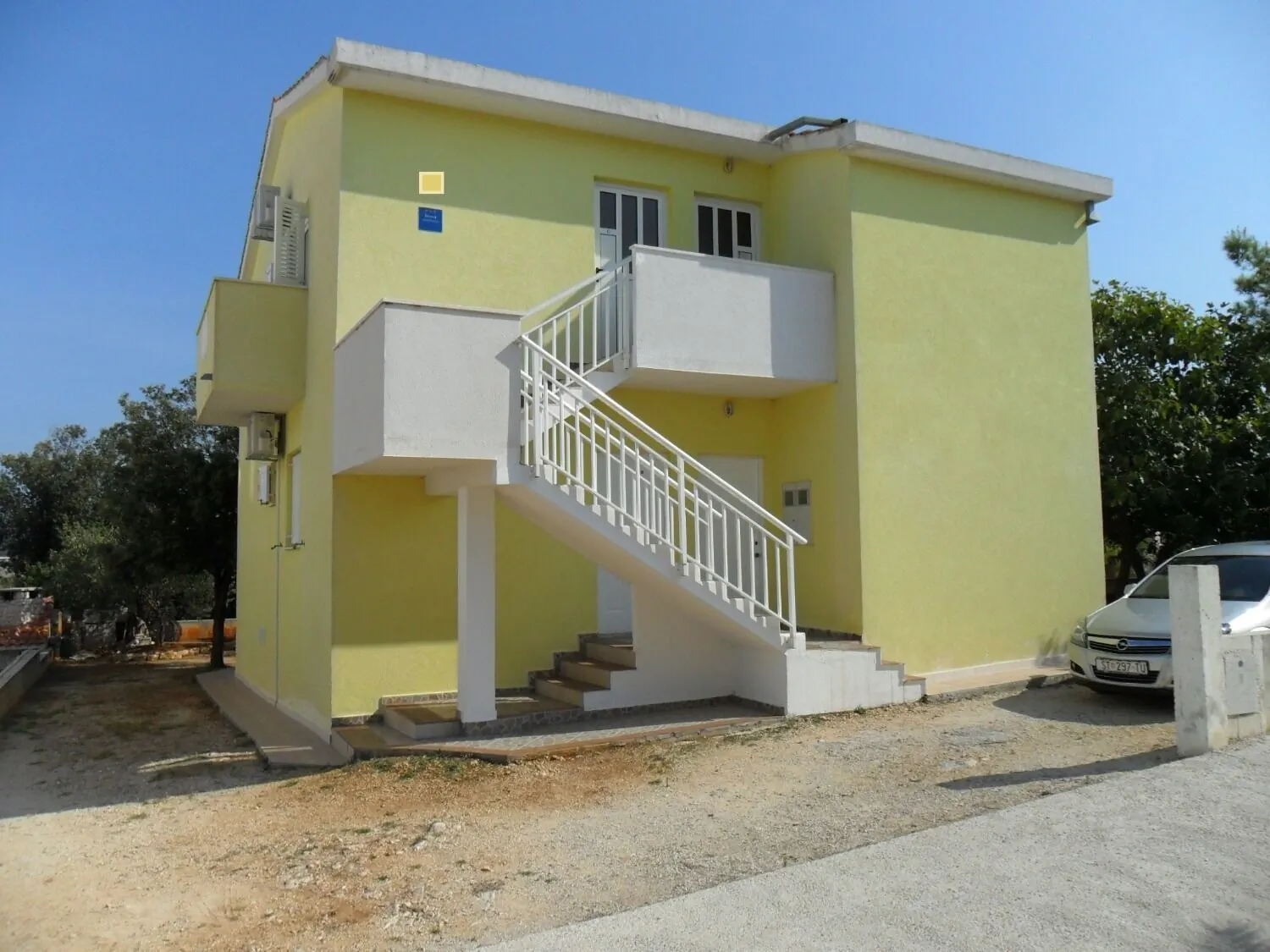Apartments Mango Sevid
