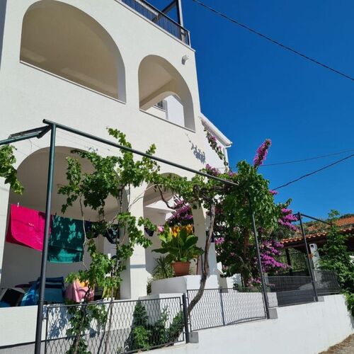 Apartment Lilac Arbanija  4