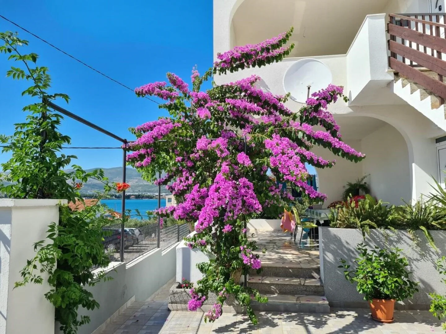 Apartment Lilac Arbanija