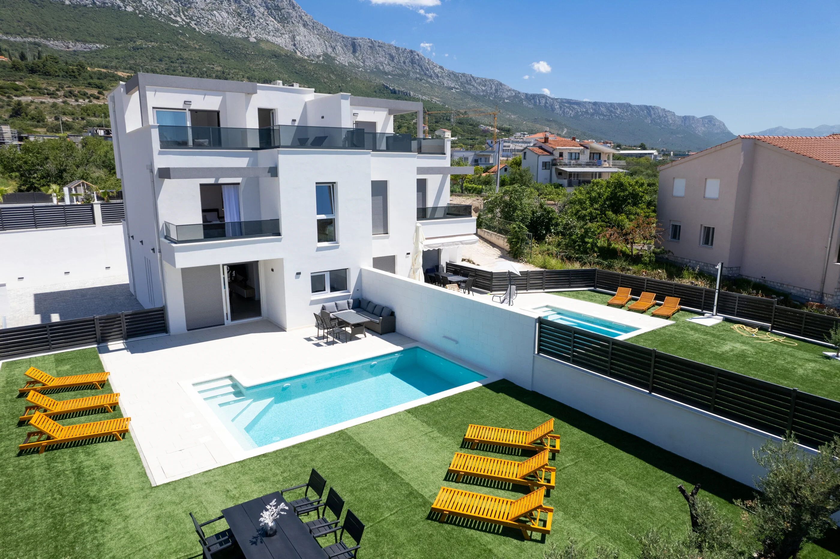 Villa Flora Kastel Kambelovac