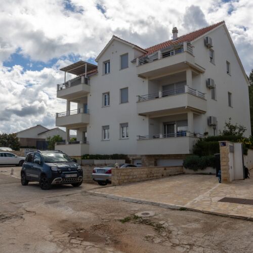 Apartment Louis Supetar  2