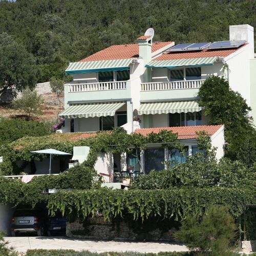 Apartments Tonka Vinisce  2