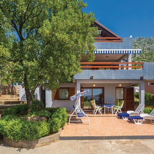 Apartments Ivni Karlobag