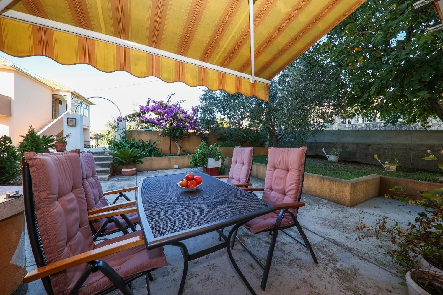 Apartment Gašpe Sutomiscica