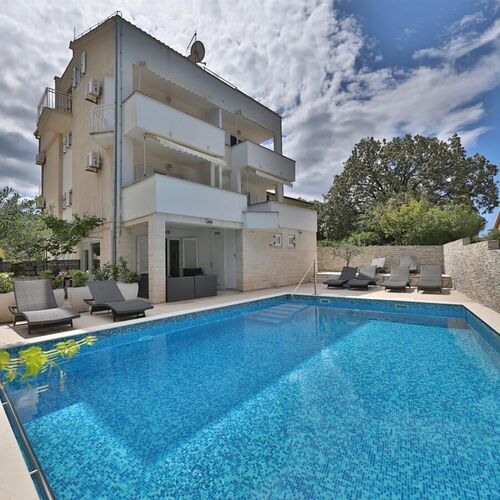 Apartments Bozo Okrug Donji