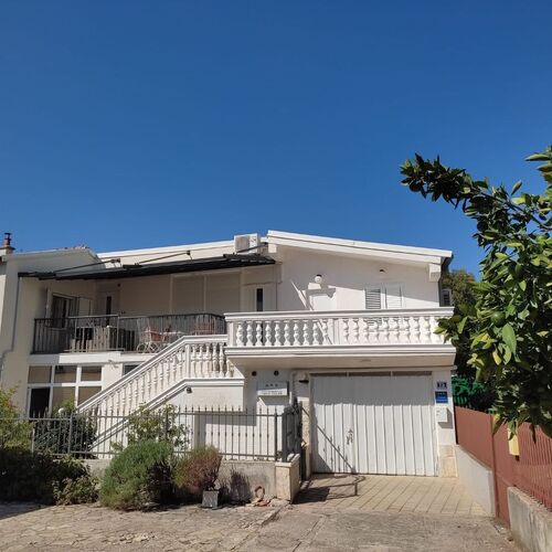 Apartments Neve Grebastica