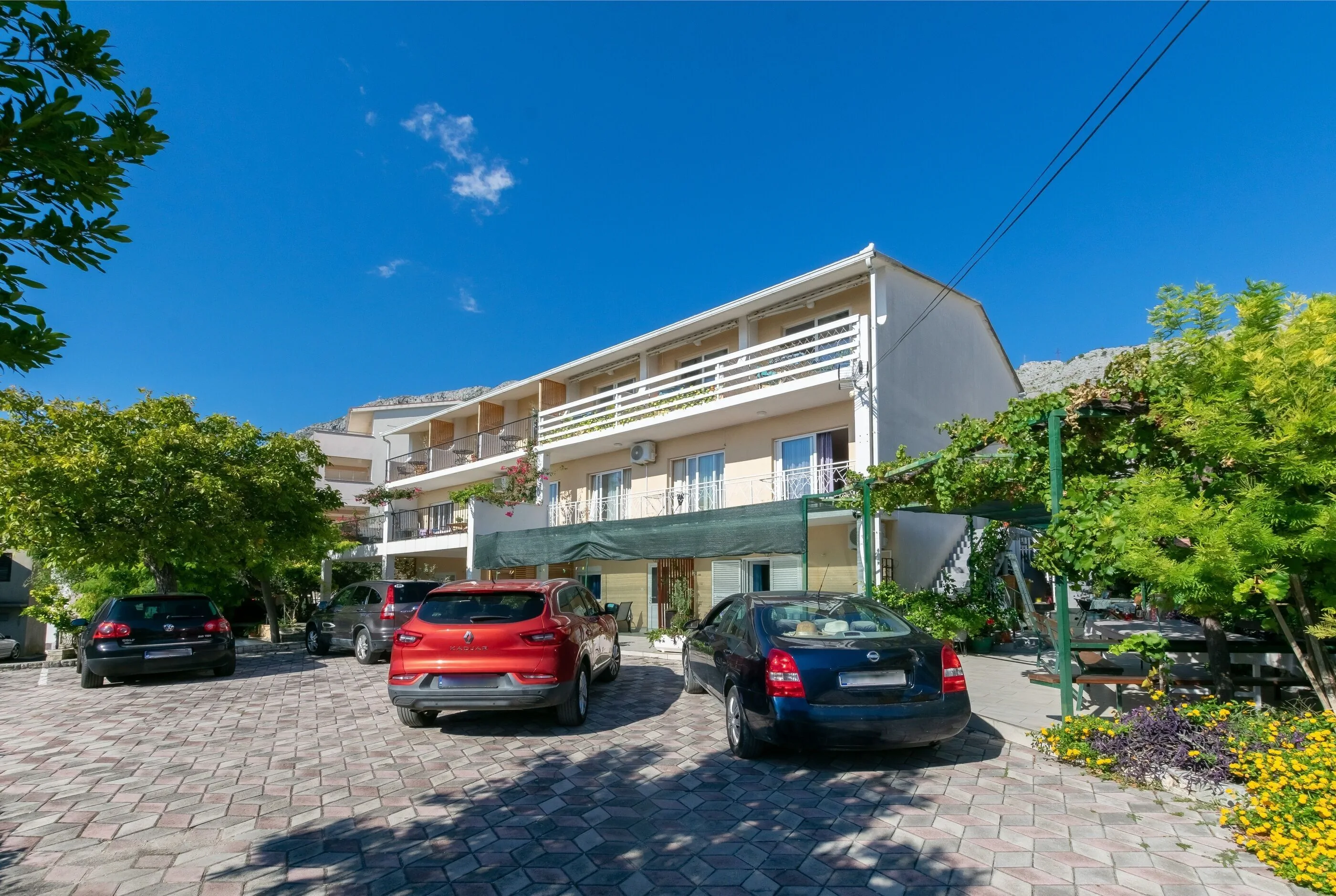 Apartments Boro Duce