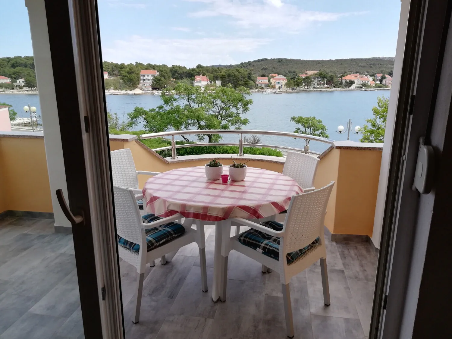 Apartments Marijan Veli Rat