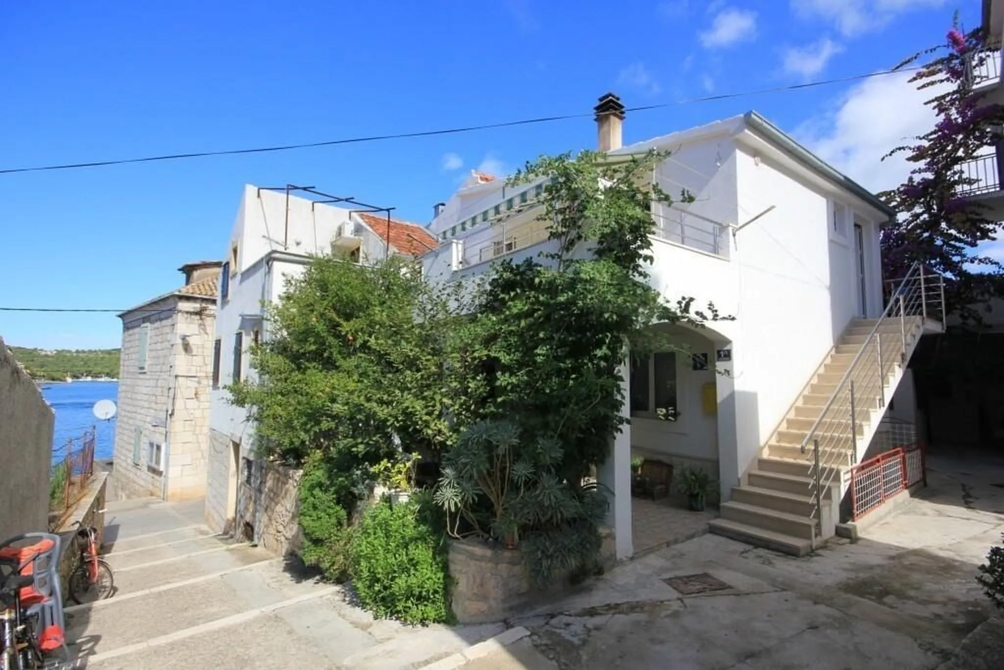 Apartments Zoki Vis