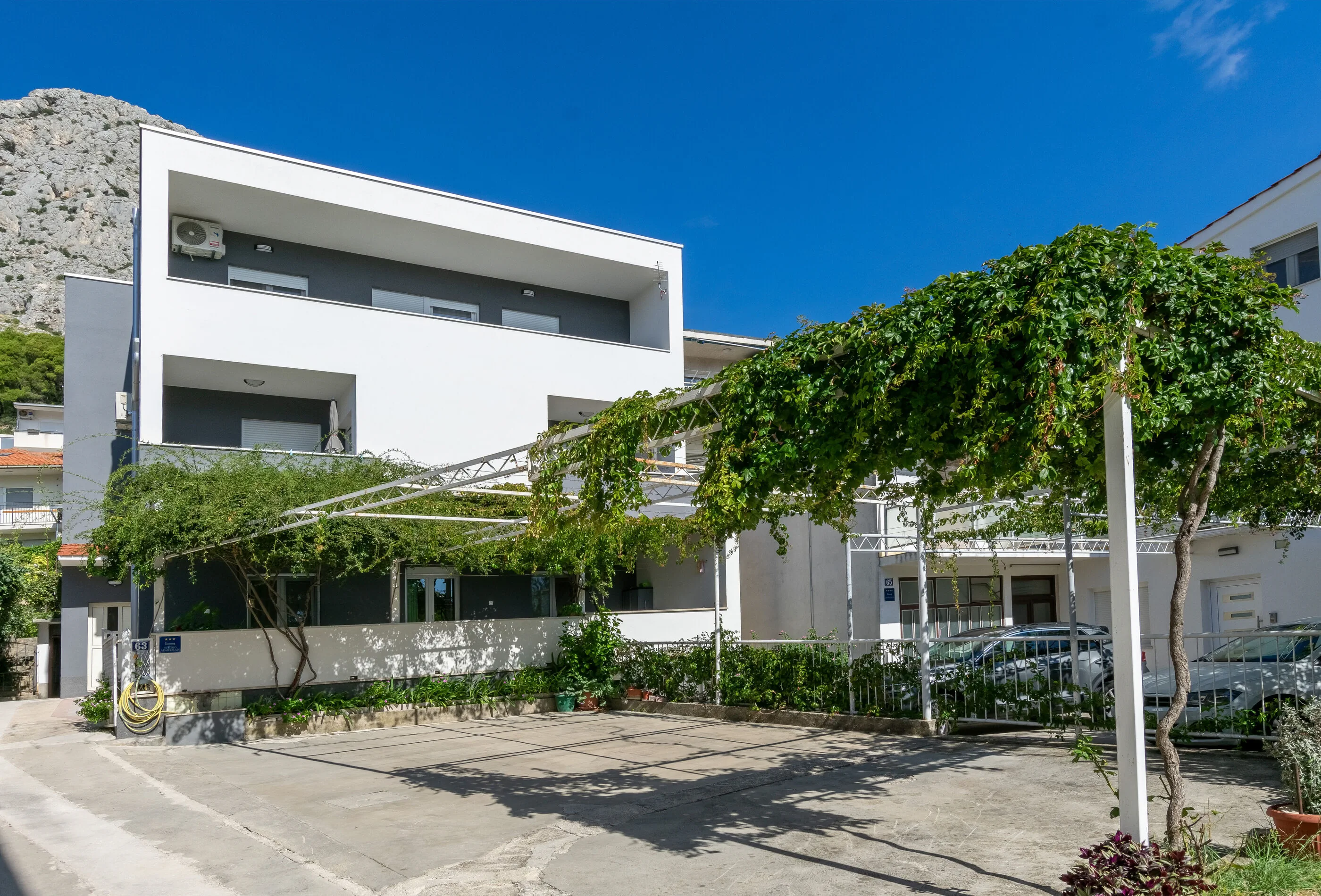 Apartments Zdravko Duce