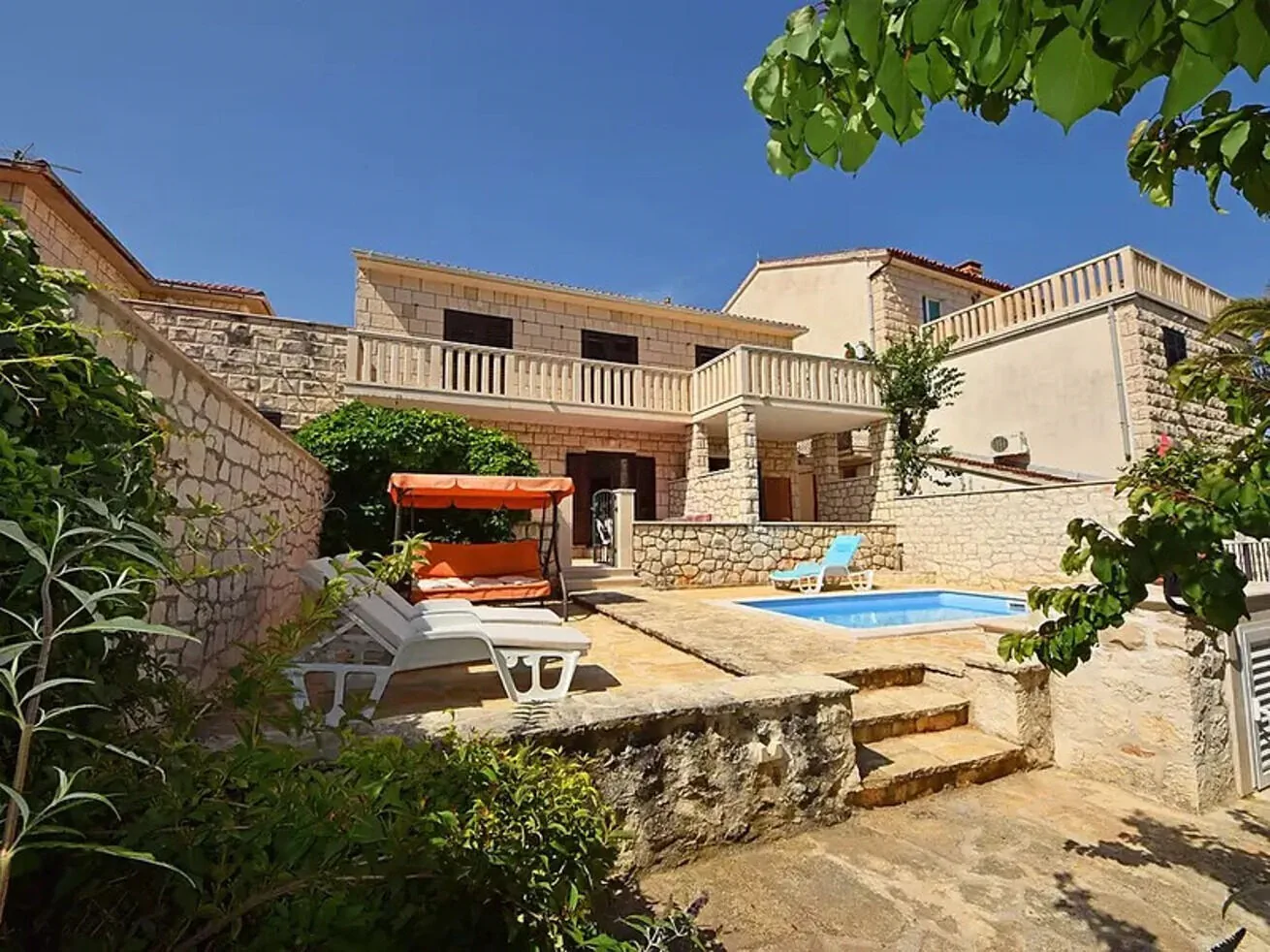 Apartment Mari Supetar