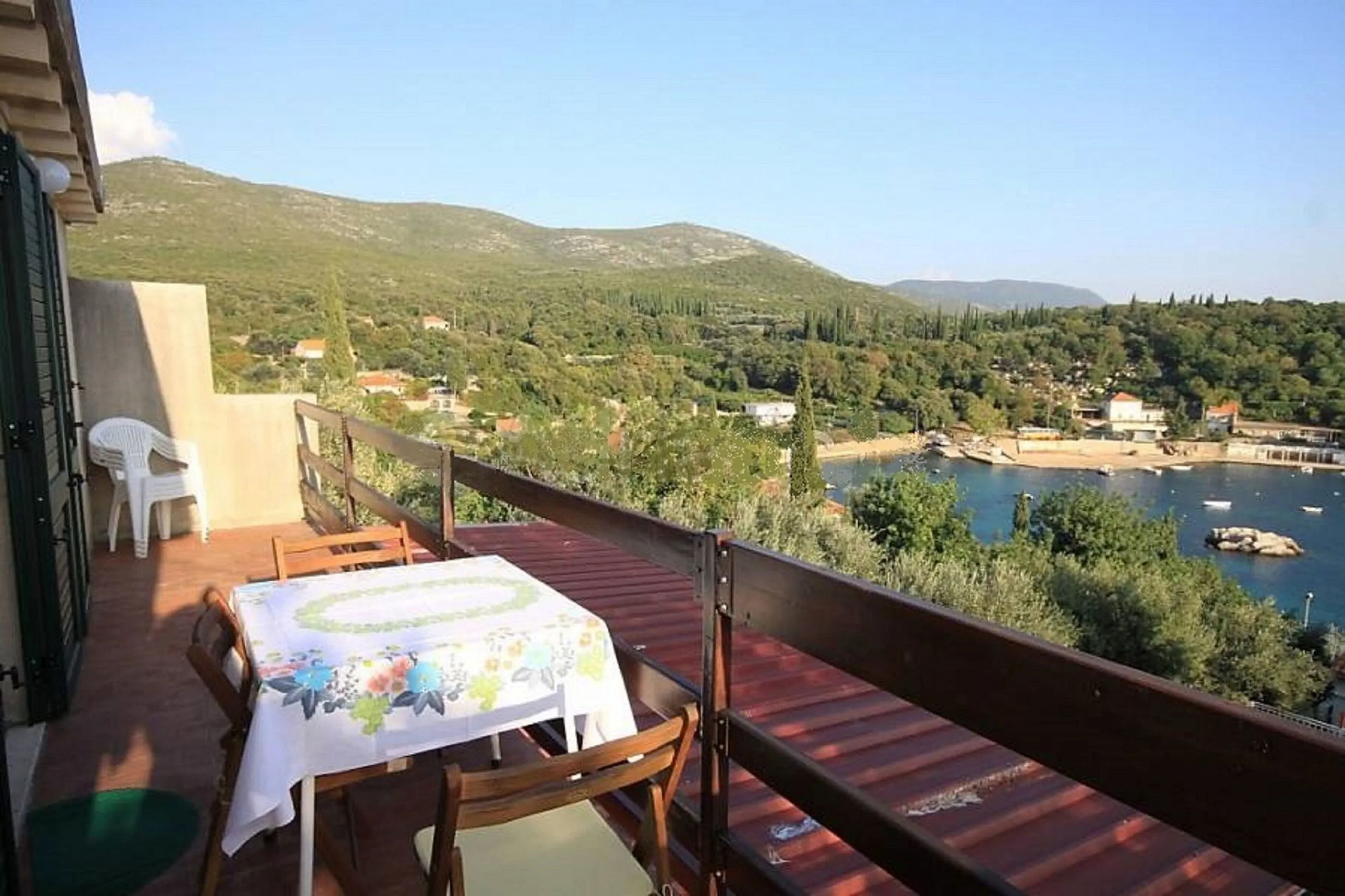 Apartment Iva Molunat