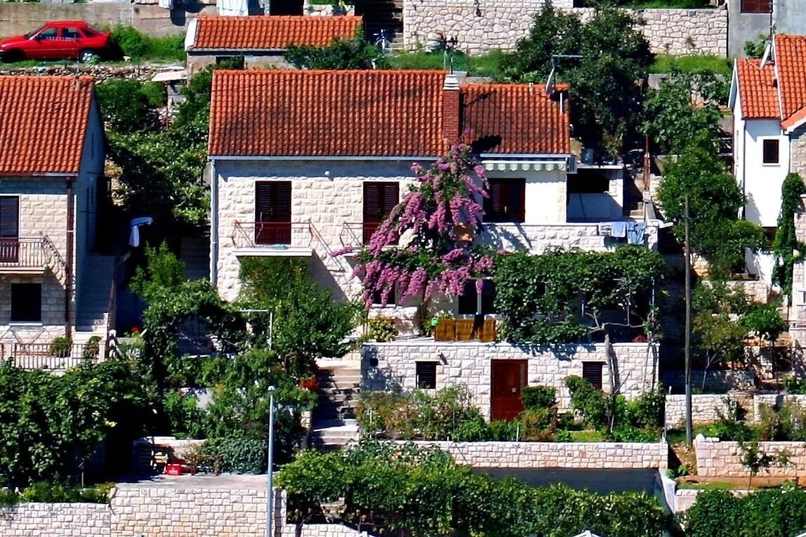 Apartments Nikola Postira