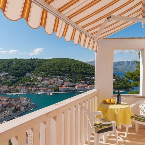 Apartments Mira Pucisca