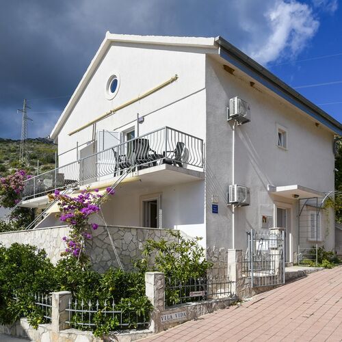 Apartments Vida with garden: Orebic  2